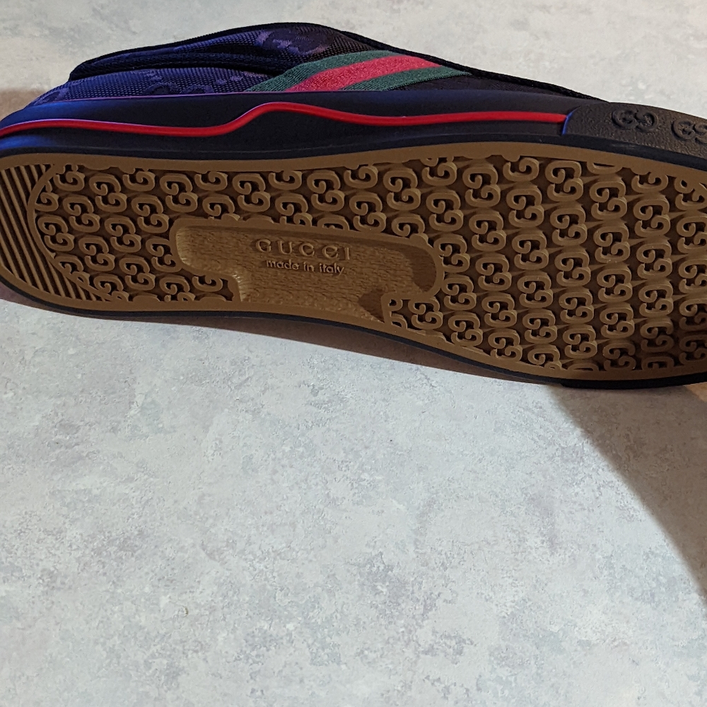 Shoes - Picture 5 of 7